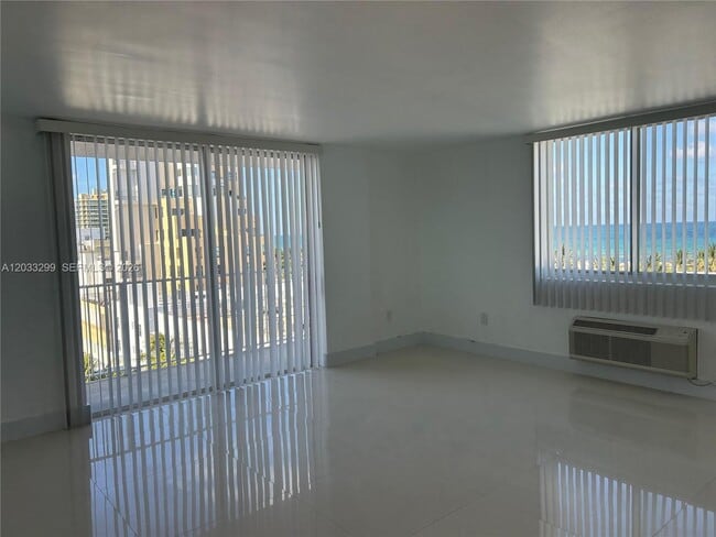 Building Photo - 1255 Collins Ave