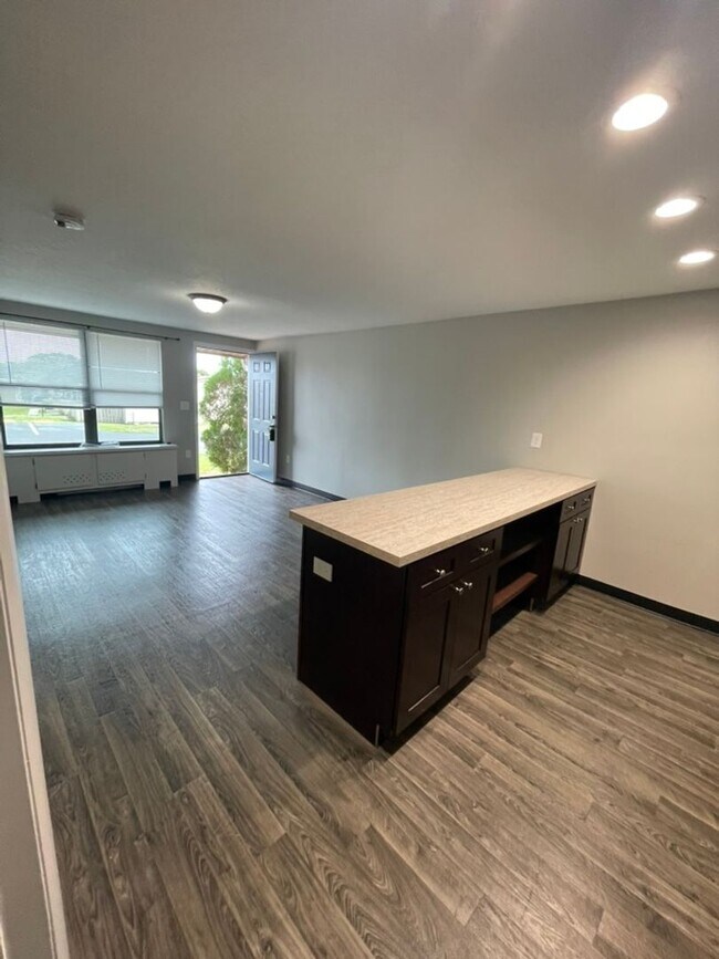 Building Photo - The Hampton - 1 Bedroom 1 Bathroom with inside laundry