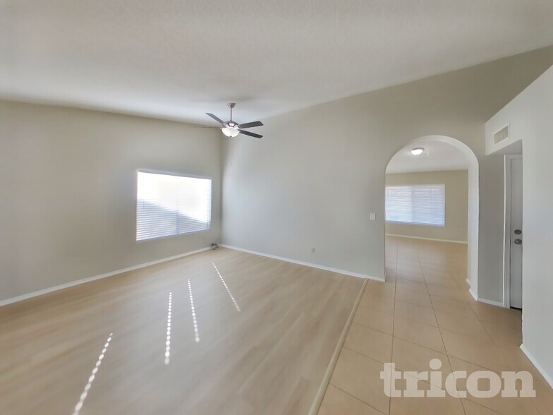 Building Photo - 6219 W North Ln