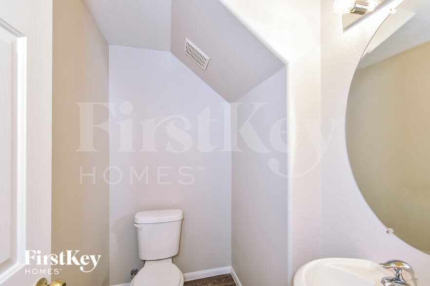 Building Photo - 4047 Morning Peace St