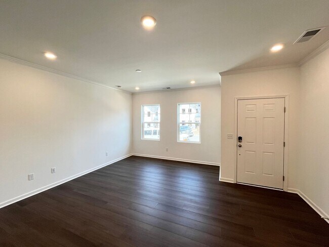 Building Photo - Newly Built 2BD, 2.5BA Apex Townhome in an HOA Community Near RDU Airport, RTP, and Fenton