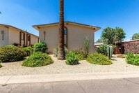 Building Photo - 4848 N Woodmere Fairway