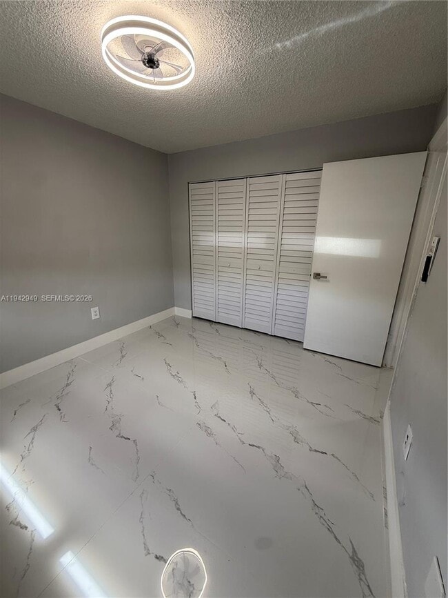 Building Photo - 9937 Nob Hill Pl