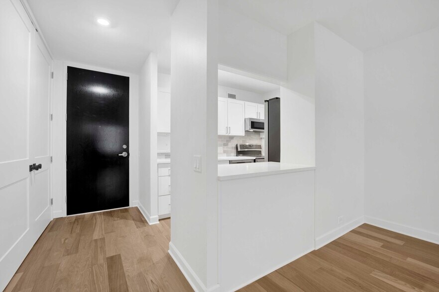 Building Photo - 535 N Michigan Ave