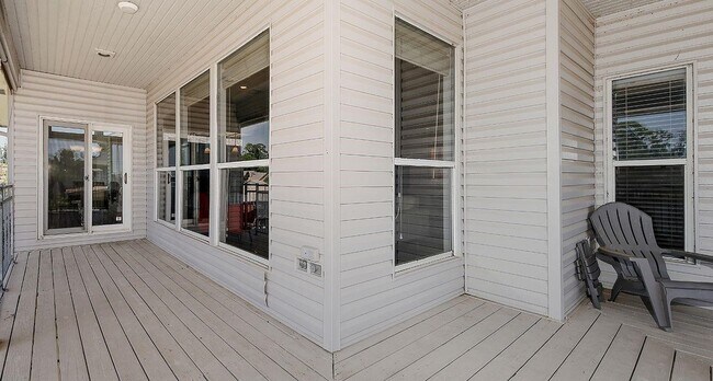 Building Photo - 12374 Lake Vista Dr