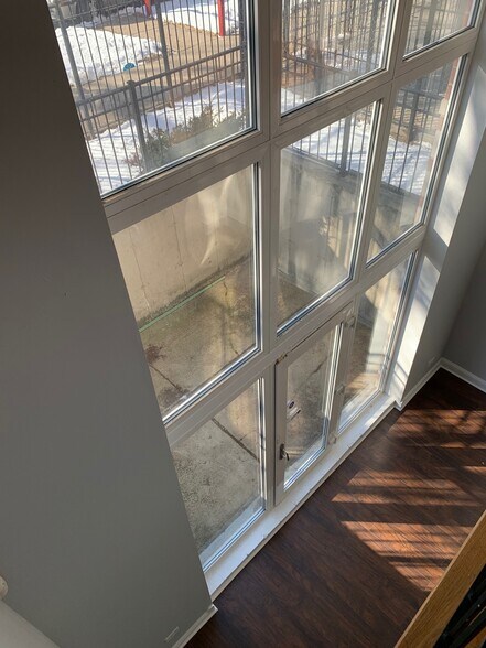 Front bay window - 2327 S Sawyer Ave