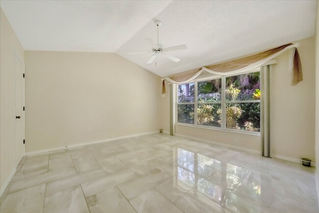 Building Photo - 3BR/2.5BA Private Pool Home | Chestnut Creek Community in Venice