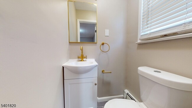 Building Photo - 40 Howard St