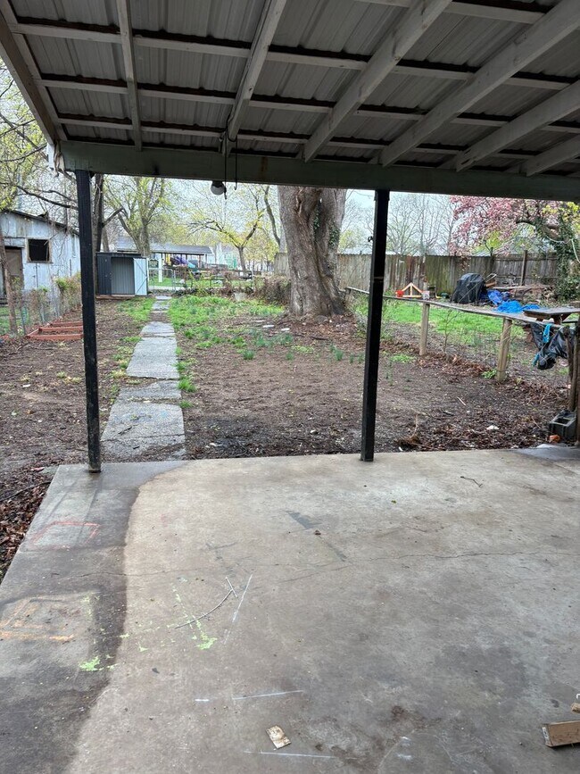 Building Photo - COMING SOON! 3 bedroom 1 bathroom Single Family Home!