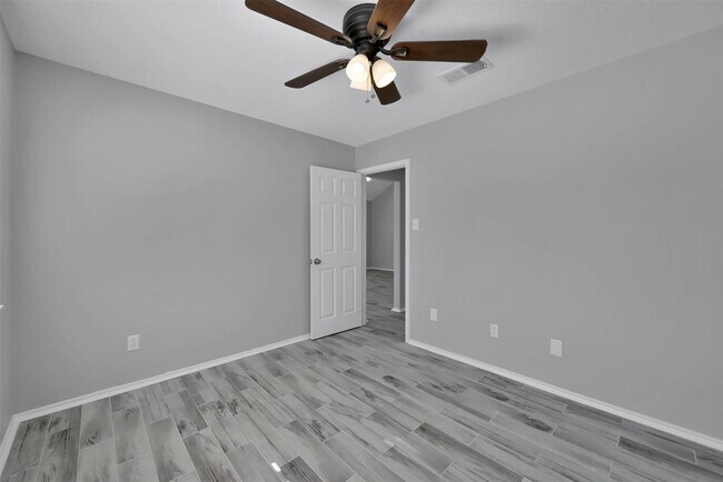 Building Photo - 2306 Piddler Dr