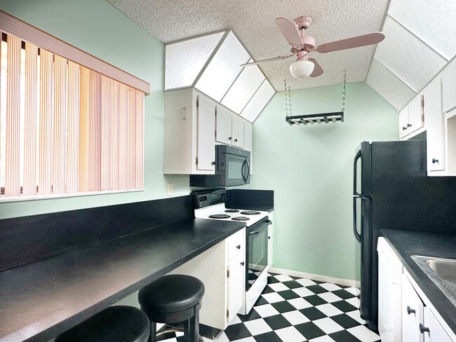 Building Photo - 924 SW 9th St Cir