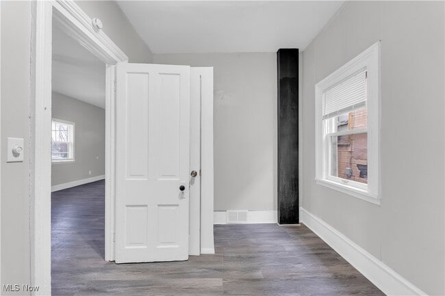 Building Photo - 14917 Darwin Ave