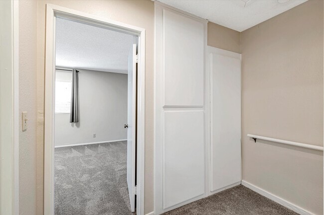 Building Photo - 253 Green Moor Pl