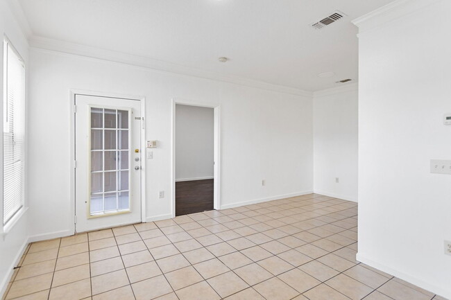 Building Photo - 17906 Villa Creek Dr