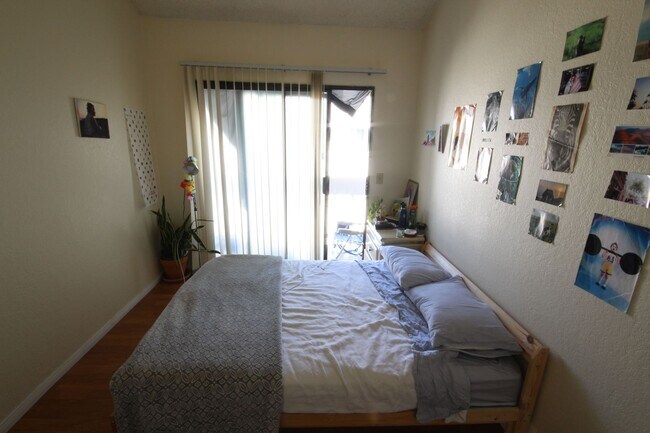 Building Photo - Spacious 3 Bedroom + Bonus Room Townhome with 2-car garage