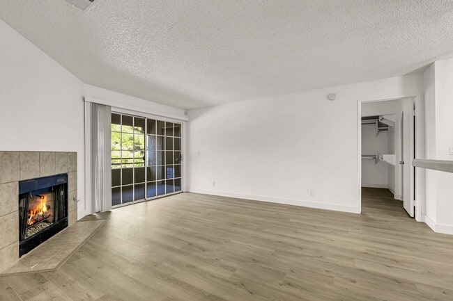 Building Photo - Remodeled 2 bedroom condo