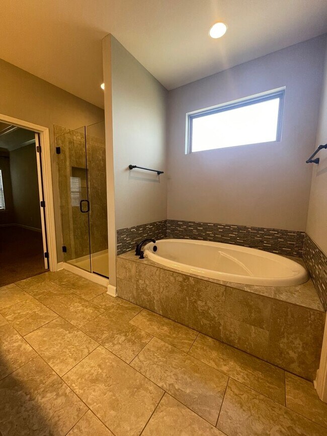 Building Photo - Great location in Sherwood