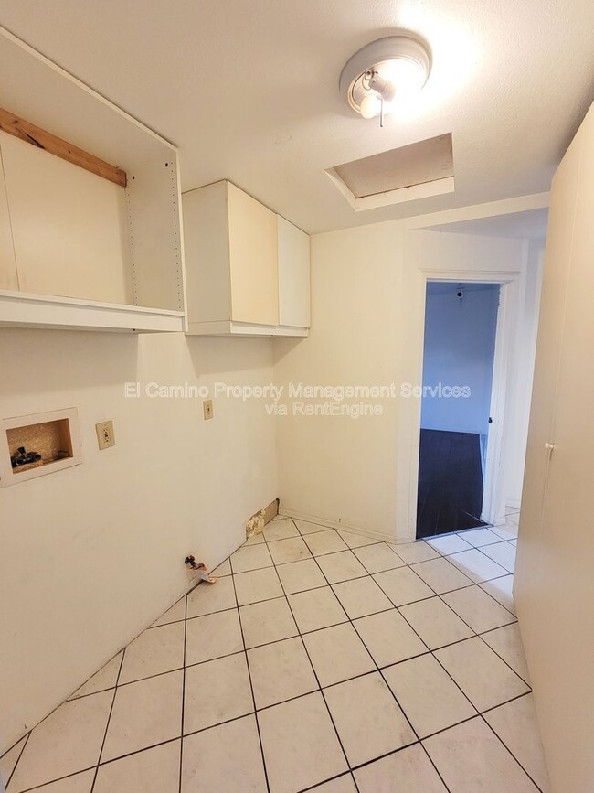 Building Photo - 734 Williamson Ave