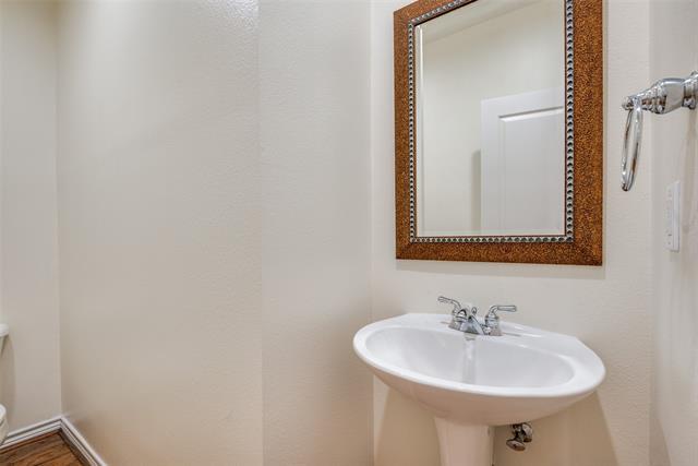 Building Photo - 4225 McKinney Ave