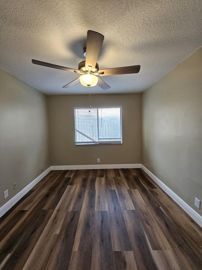 Building Photo - 4787 Orleans Ct