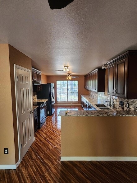 Building Photo - 12337 Yarmont Way