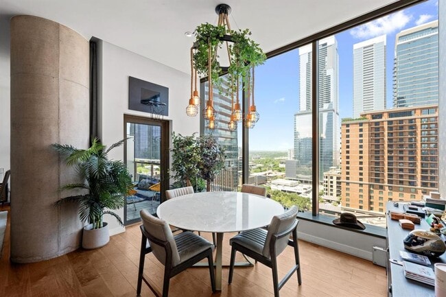Building Photo - 210 Lavaca St