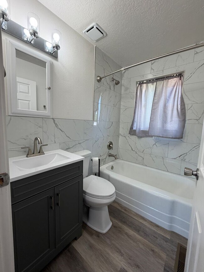 Building Photo - Beautifully Remodeled 3-Bedroom Home with Large Backyard, RV Parking & Modern Finishes in Santaqu...