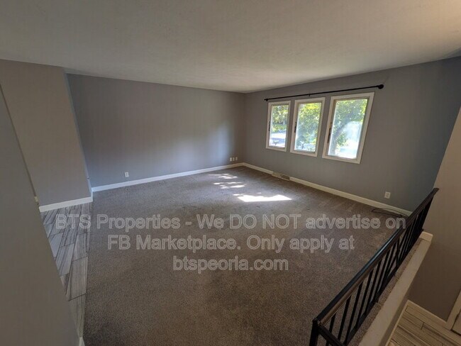 Building Photo - 5926 N Tampico Dr