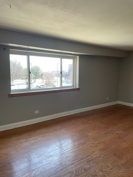 Building Photo - 650 Perrie Dr