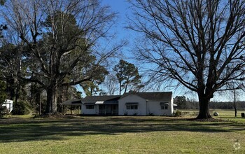 Building Photo - Well kept home in Rural Vanceboro area