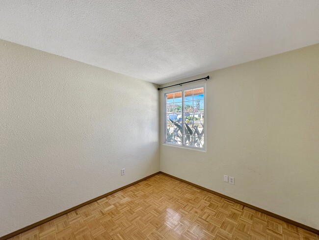 Building Photo - Charming 4BD/2BA House in San Carlos W/ W/...