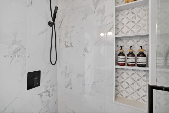 Building Photo - 252 SW 23rd St