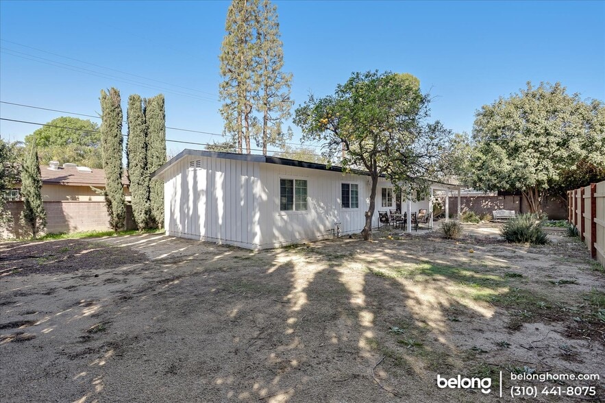 Building Photo - 8833 Paso Robles Ave