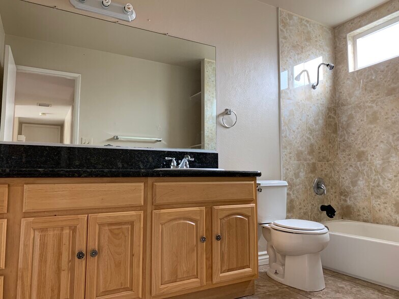 Building Photo - 1419 California St