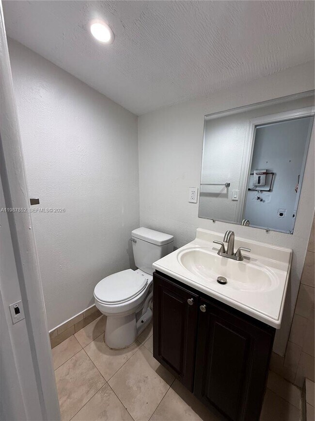 Building Photo - 7320 Ramona St