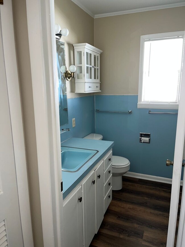 Building Photo - 3 Bed 1.5 Bath Home