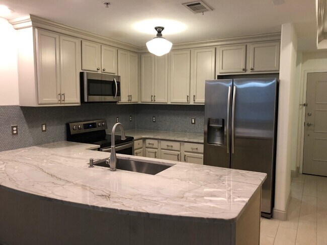Primary Photo - 2B/2B Condo in Old Bay Village – Upgraded ...