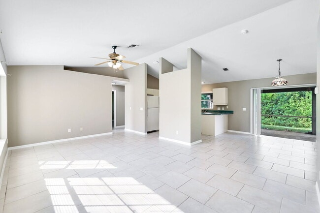 Building Photo - Your Next Home Is Here – 3BR/2BA in San Ca...