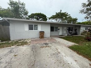 Building Photo - 240 NW 41st Ct