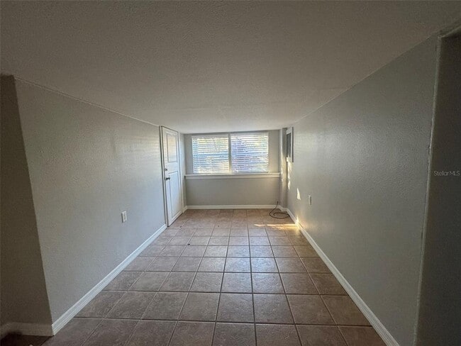 Building Photo - 3107 S Crystal Lake Dr