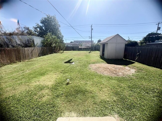 Building Photo - 1228 SW 50th St