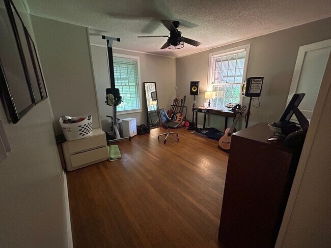 Building Photo - 79 Springbrook- Available August 2025!!