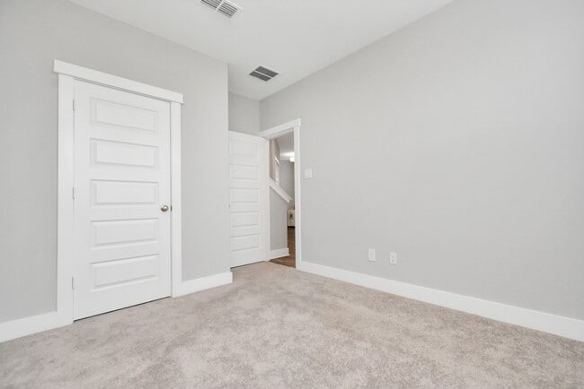 Building Photo - 713 Strawberry Pines Ct
