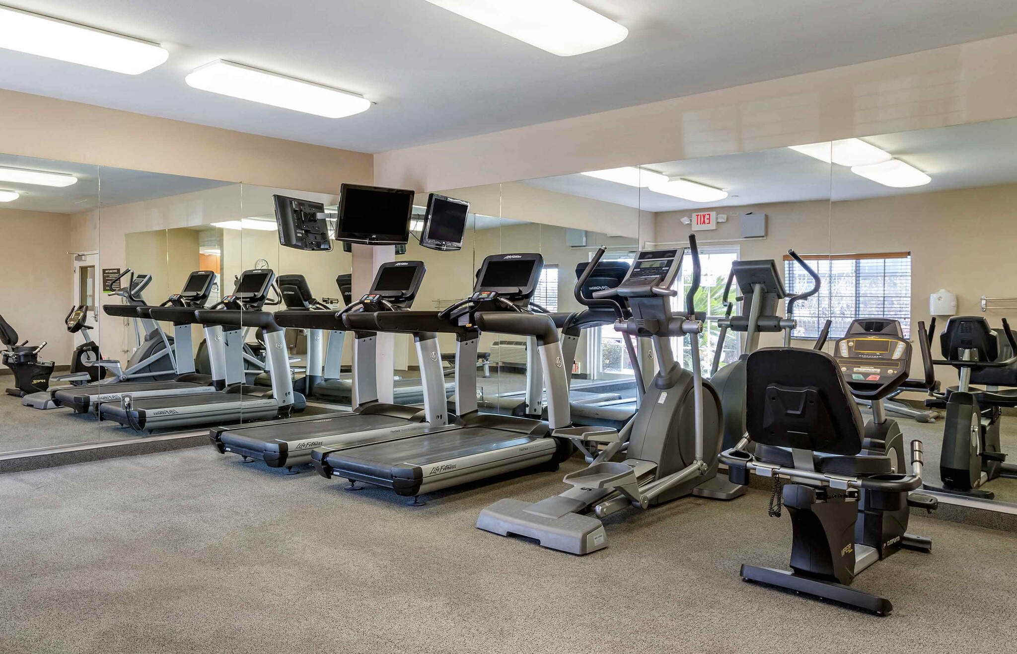 Building Photo - Furnished Studio-Houston - IAH Airport