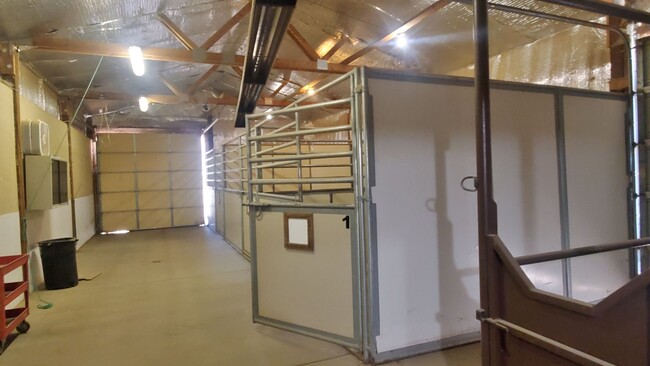 Building Photo - Great Horse Property. Heated Shop