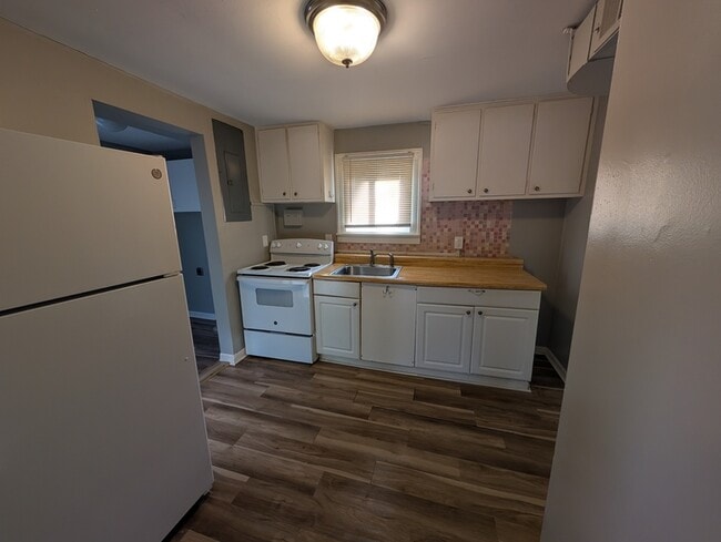 Building Photo - 1033 LaSalle Ave