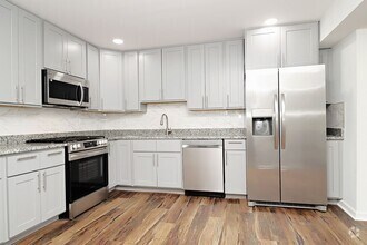 Building Photo - Beautifully Renovated Downtown Basement Ap...