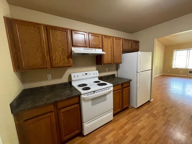 Building Photo - Bass5273