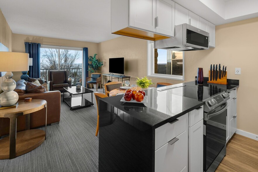 Interior Photo - Stringfellow 540