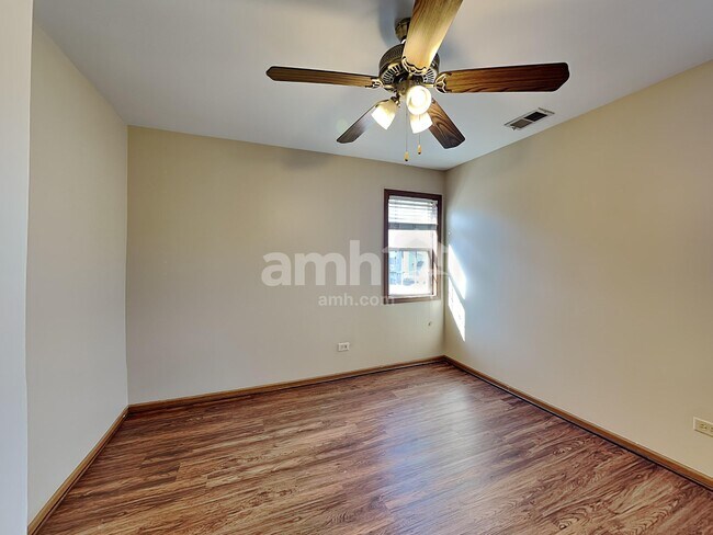 Building Photo - 4506 W Riverside Dr